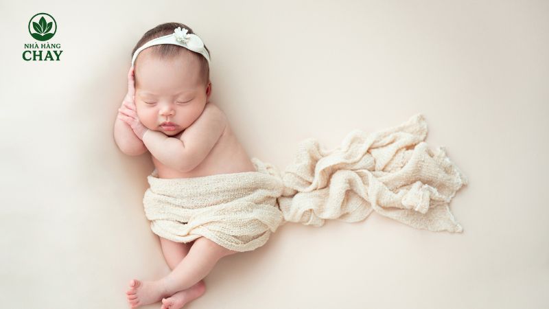 y-nghia-chung-khi-mo-thay-em-be-gai